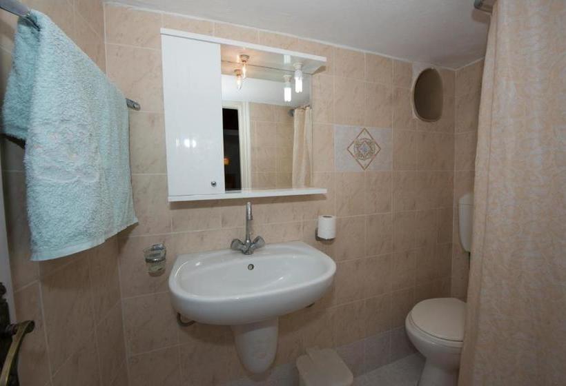 فندق Meridiana Studios