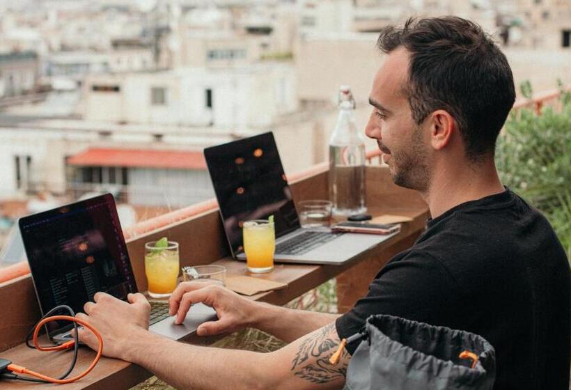 Общежитие Selina Athens Theatrou