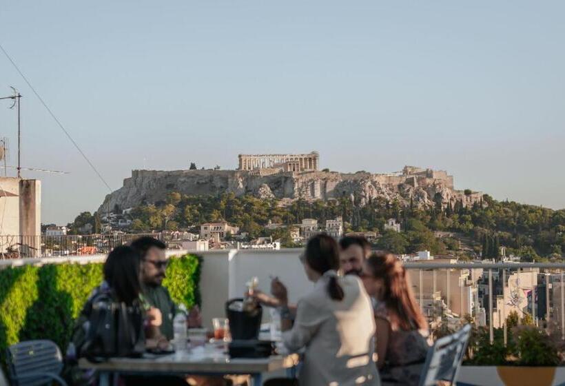 Общежитие Selina Athens Theatrou