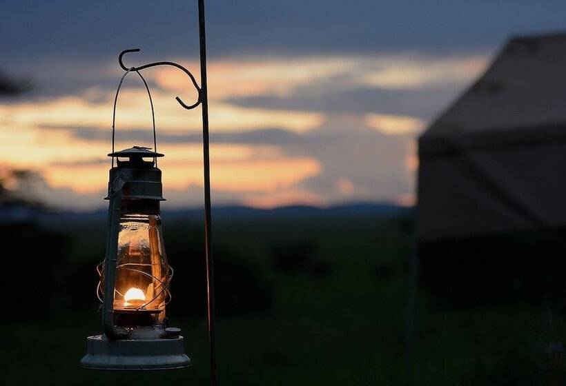 هتل Matembezi Safari Lodge