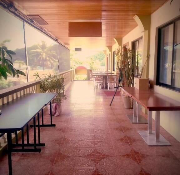 S & C Hotel Suites & Apartment