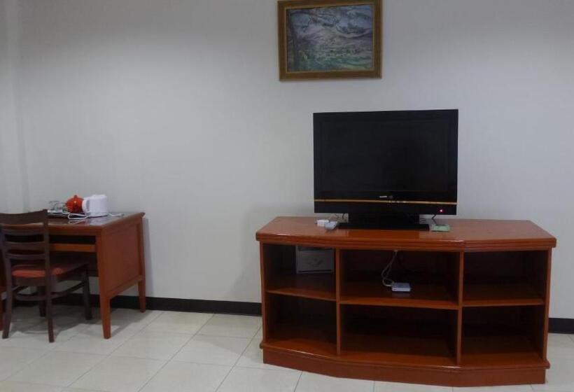 S & C Hotel Suites & Apartment