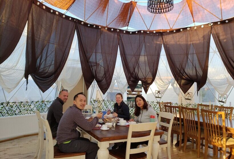 هتل Garden Domes