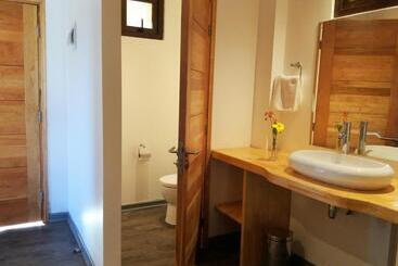 هتل Takarua Lodge