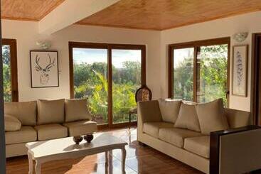 هتل Teanehi Bed & Breakfast