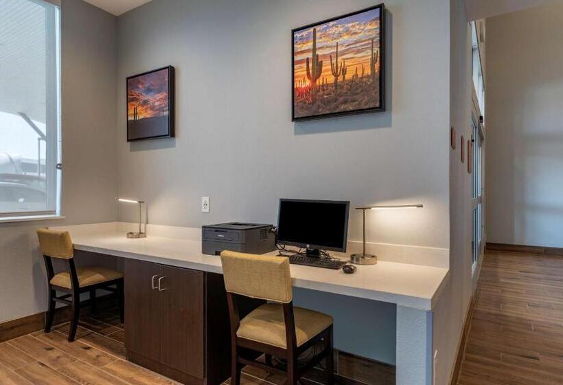 ホテル Best Western Plus Desert View Inn & Suites
