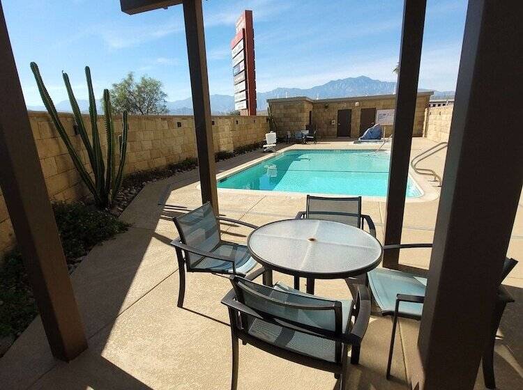 ホテル Best Western Plus Desert View Inn & Suites