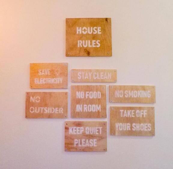 هتل Little Houses