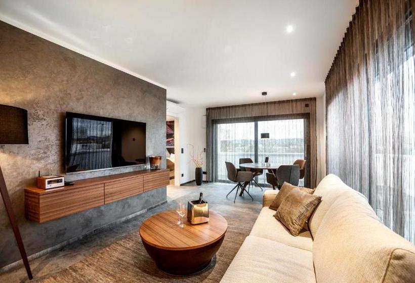 Primera Apartments