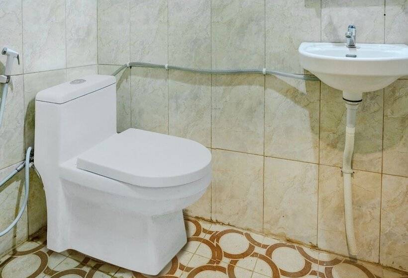 هتل Oyo 2972 Wisma Sartika