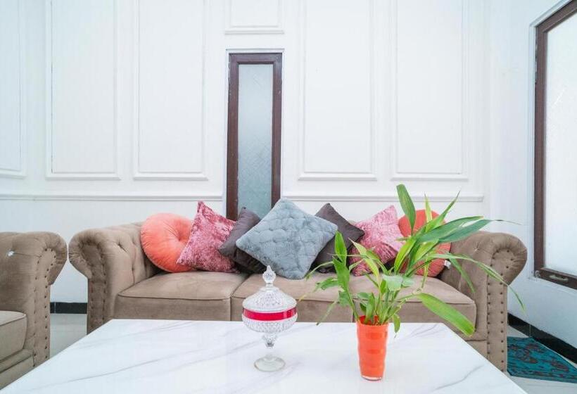 Пансион Reddoorz Syariah Near Jalan A Yani Km 8 Citraland