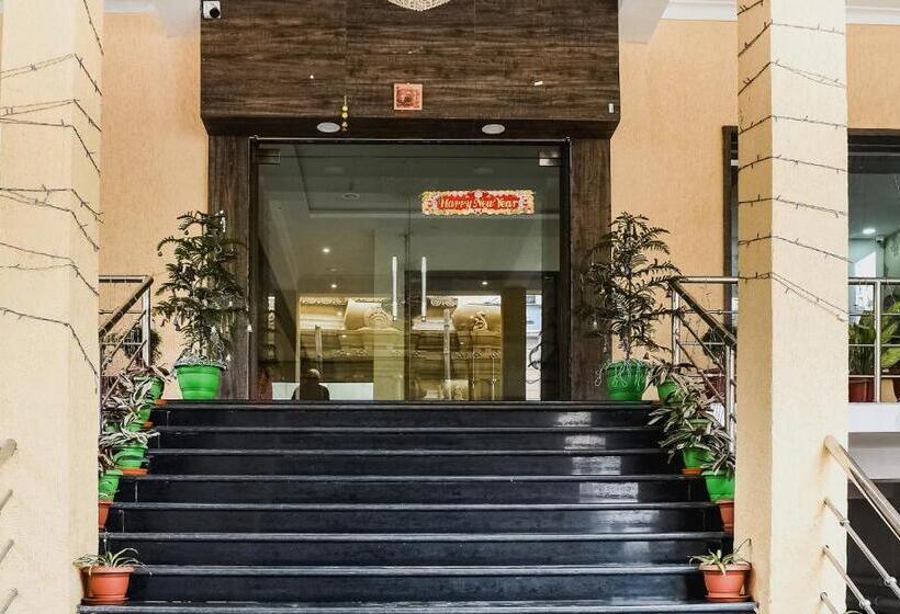 هتل Capital O Jai Adisson