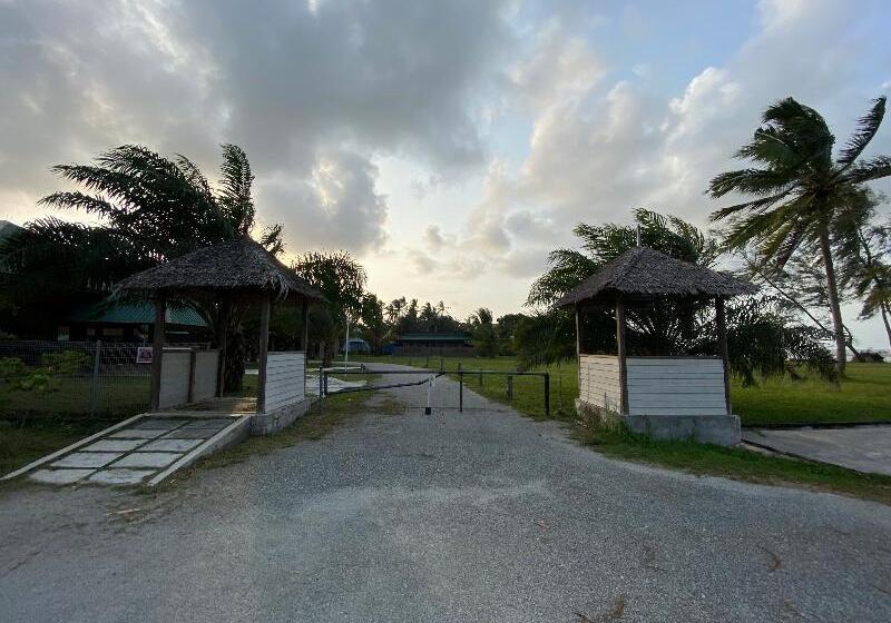 酒店 Oyo 89896 Sedili Inn Resort