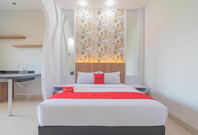 پانسیون Reddoorz Plus Near Taman Budaya Samarinda