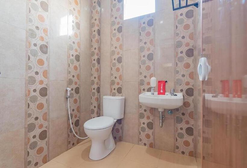 پانسیون Reddoorz Plus Near Taman Budaya Samarinda