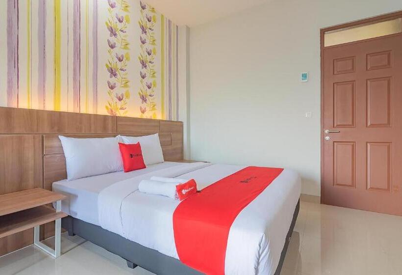 پانسیون Reddoorz Plus Near Taman Budaya Samarinda