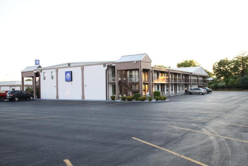 هتل Americas Best Value Inn Shelbyville