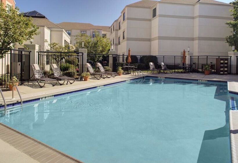 هتل Hyatt House Boston/burlington