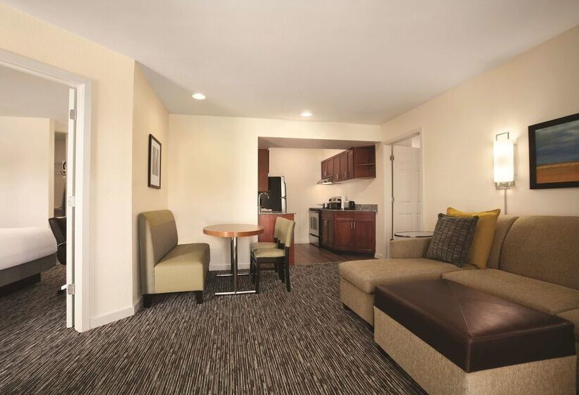 בית מלון כפרי Hyatt House Pleasanton