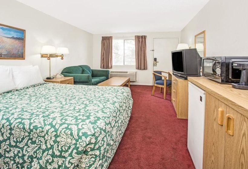 هتل Knights Inn Aurora