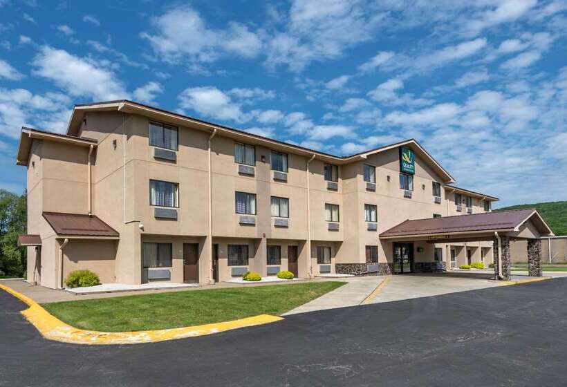 ホテル Quality Inn & Suites Warren