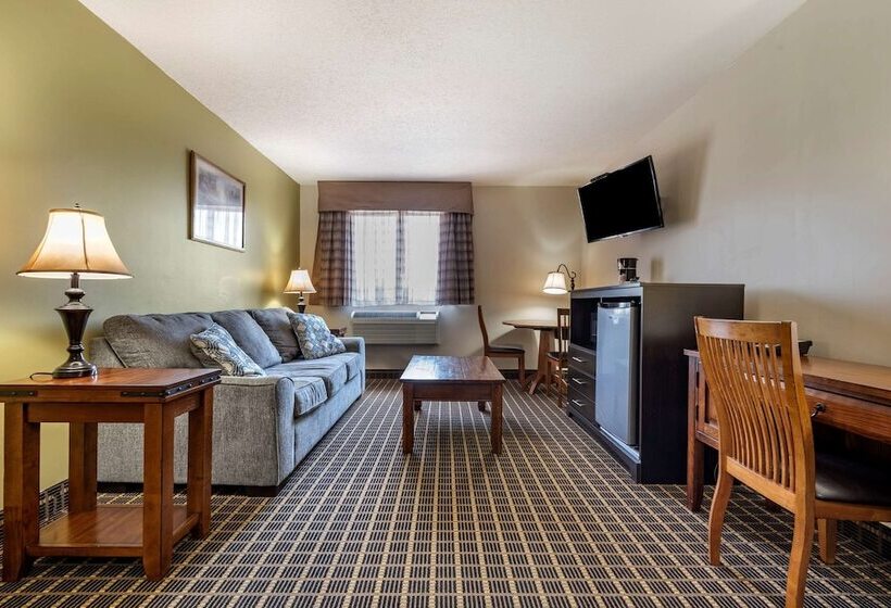 ホテル Quality Inn & Suites Warren