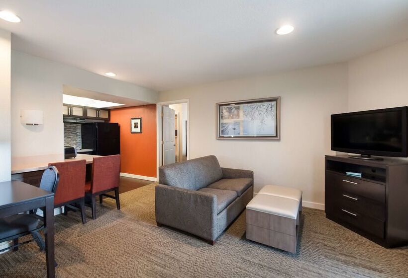 هتل Sonesta Es Suites Dulles Airport