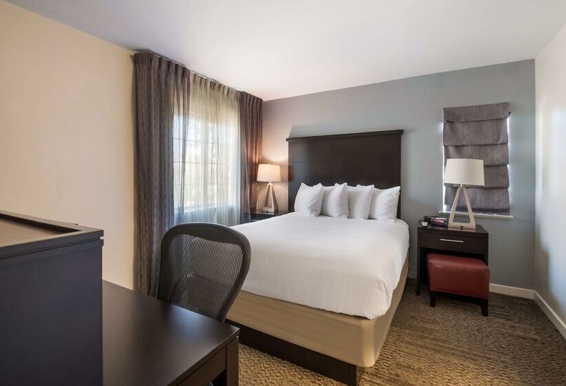 هتل Sonesta Es Suites Dulles Airport