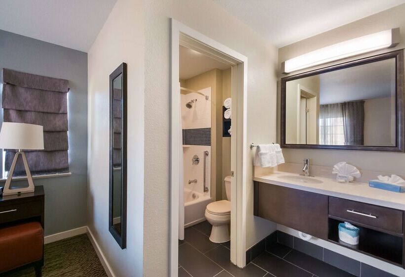 هتل Sonesta Es Suites Dulles Airport
