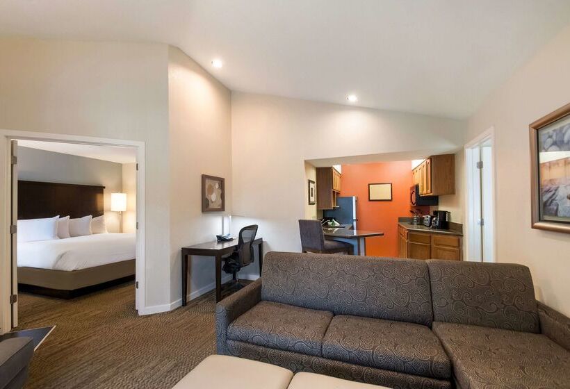 هتل Sonesta Es Suites Dulles Airport