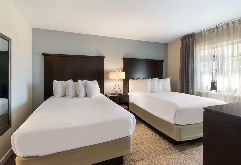 هتل Sonesta Es Suites Dulles Airport