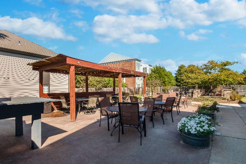 هتل Sonesta Es Suites Dulles Airport