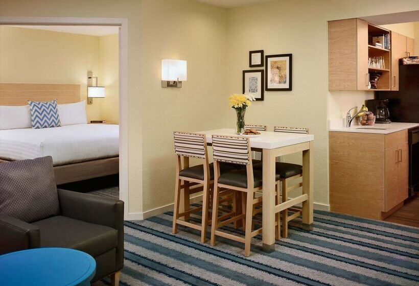 호텔 Avia Residences On Lincoln   Extended Stay
