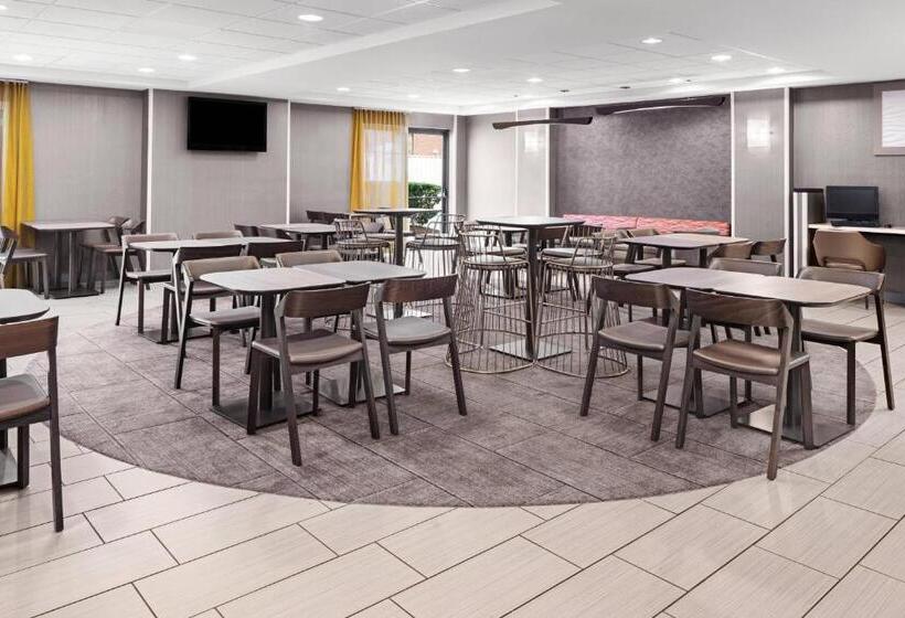 هتل Springhill Suites Houston Hobby Airport
