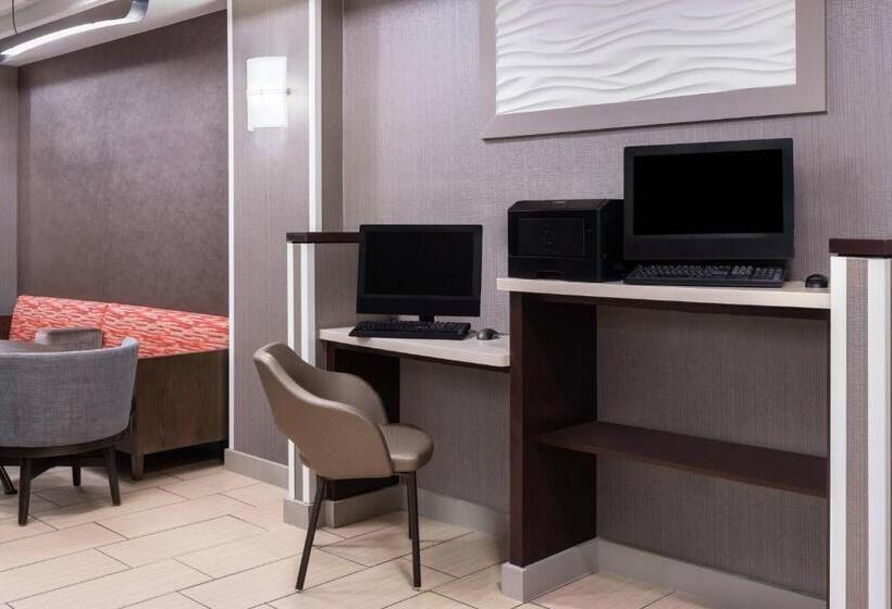 هتل Springhill Suites Houston Hobby Airport