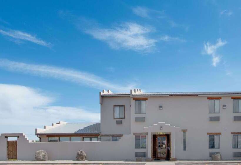 هتل Super 8 By Wyndham Taos