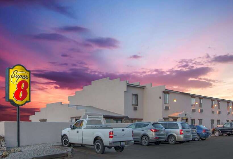 هتل Super 8 By Wyndham Taos