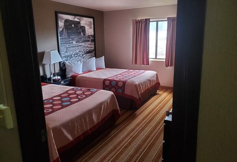 هتل Super 8 By Wyndham Taos
