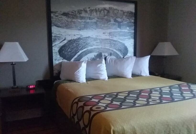هتل Super 8 By Wyndham Taos
