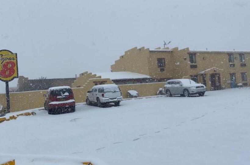 هتل Super 8 By Wyndham Taos