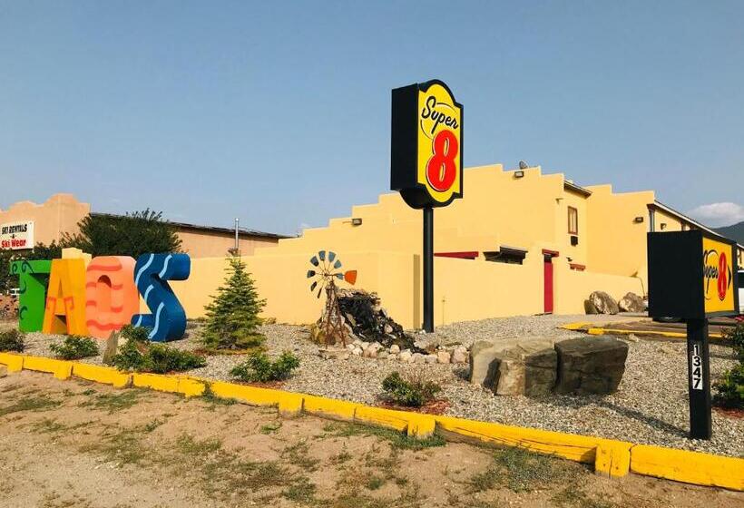 هتل Super 8 By Wyndham Taos