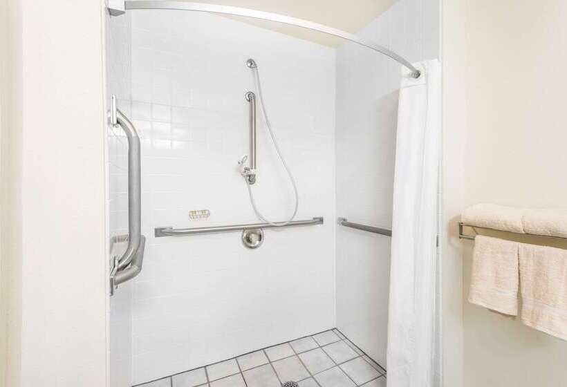 ホテル Super 8 By Wyndham West Middlesex/sharon Area