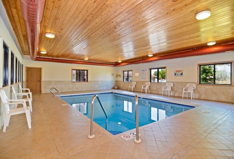 مُتل Amerivu Inn And Suites   Hayward Wi