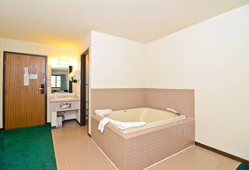مُتل Amerivu Inn And Suites   Hayward Wi