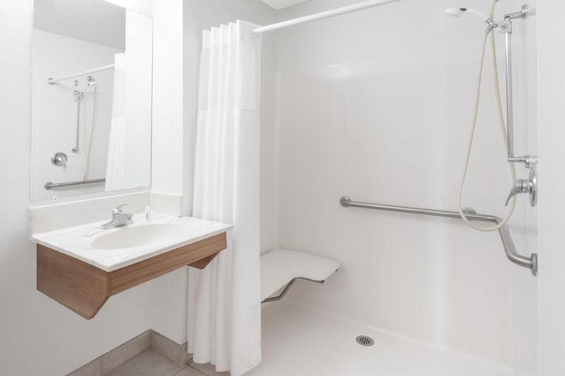 فندق على الطريق Americinn By Wyndham Columbus Wisconsin