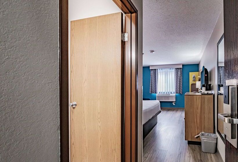مُتل Days Inn By Wyndham Brunswick Bath Area