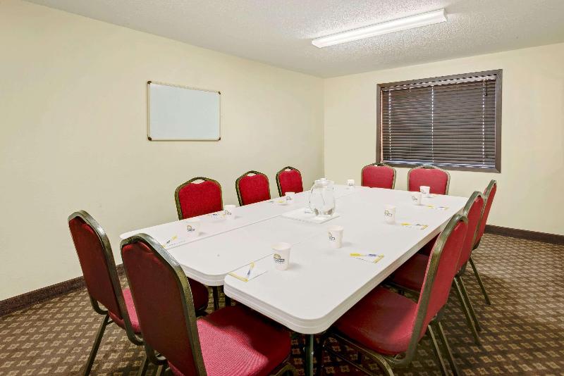 مُتل Days Inn By Wyndham Fort Dodge