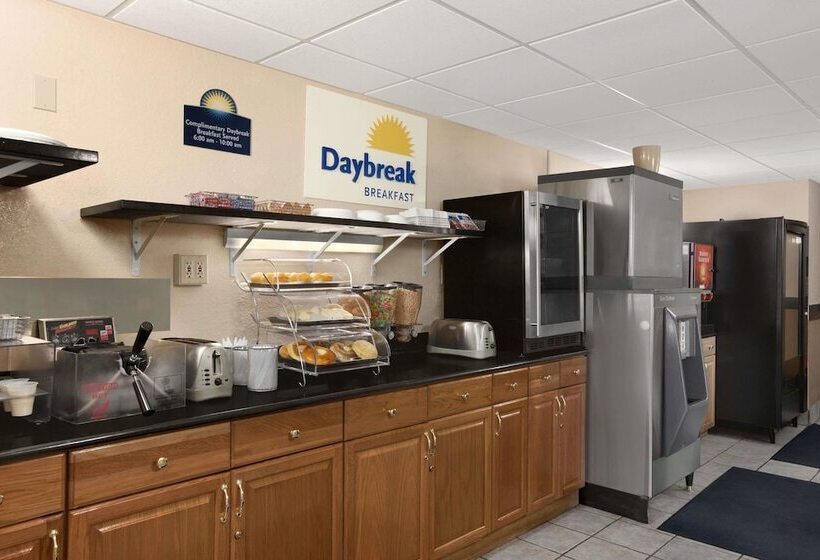 فندق على الطريق Days Inn By Wyndham Keene Nh