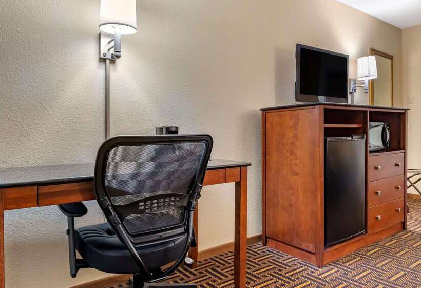 فندق على الطريق Coratel Inn & Suites By Jasper River Falls