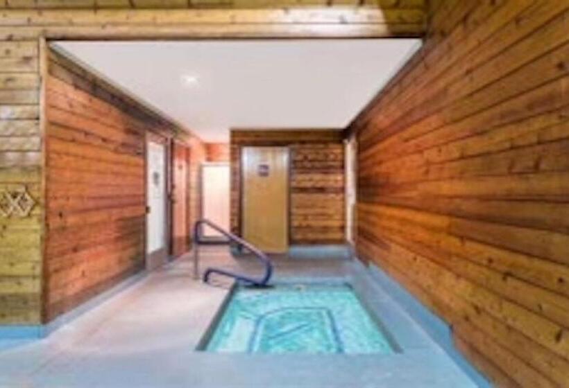 مُتل Pinetop Studio Suites